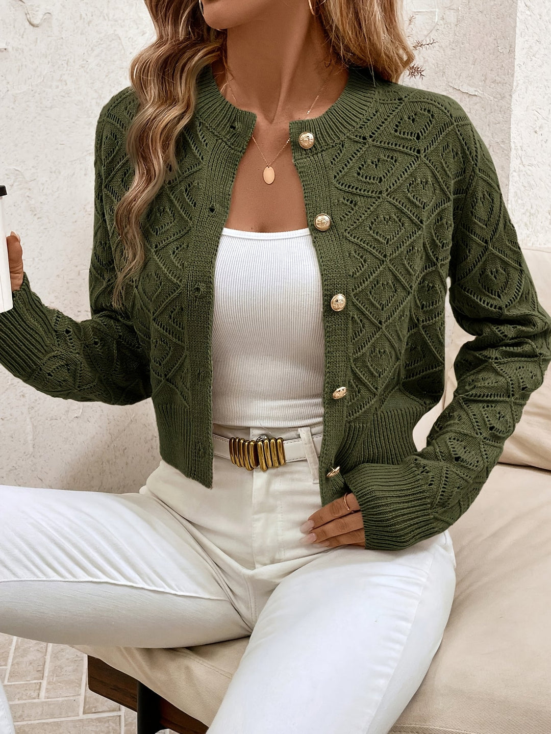 Stylish Cropped Knit Cardigan with Button-Front