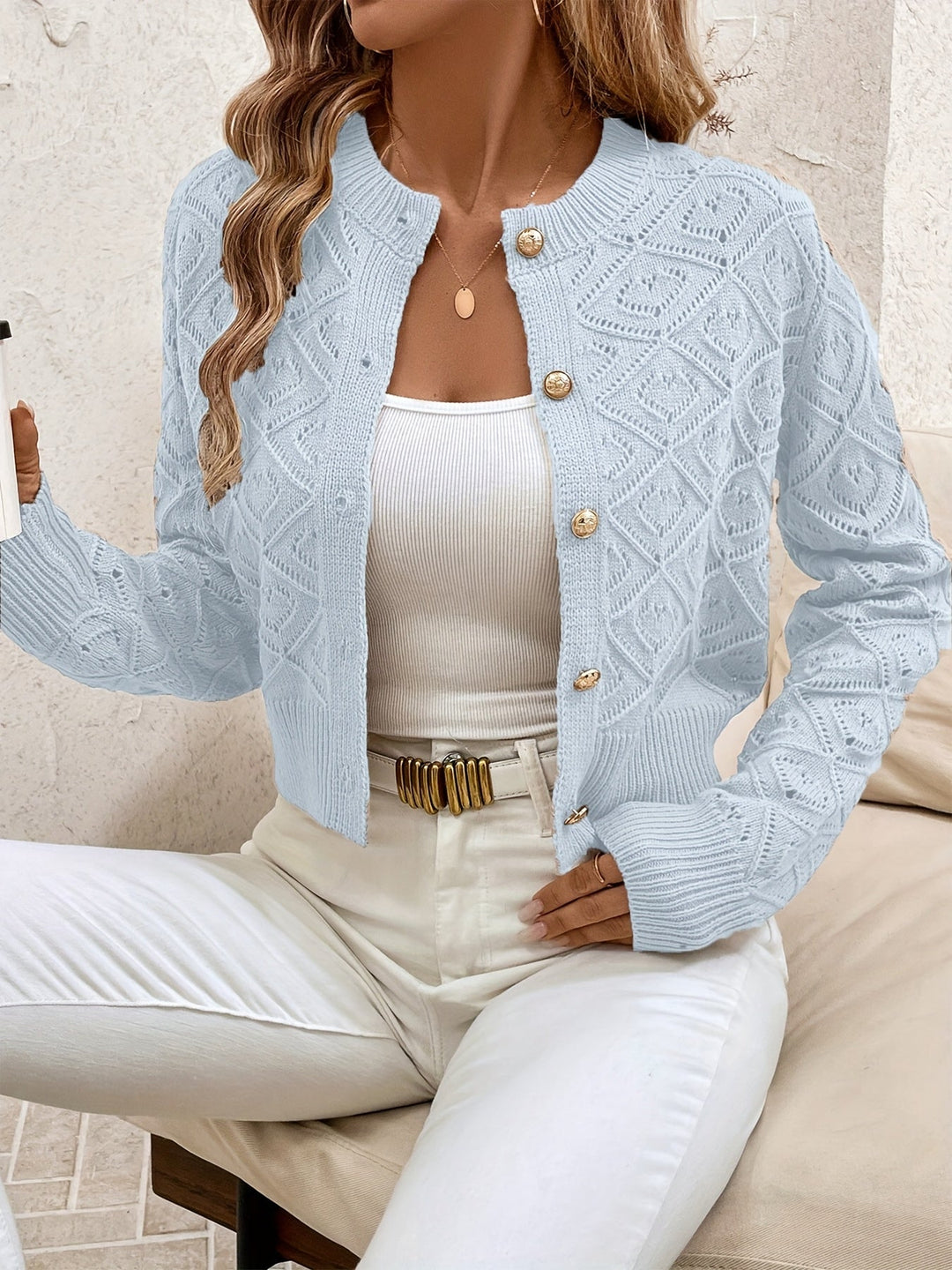 Stylish Cropped Knit Cardigan with Button-Front