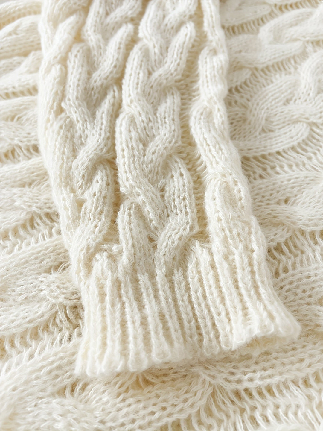 Women's Relaxed Cable Knit V-Neck Sweater