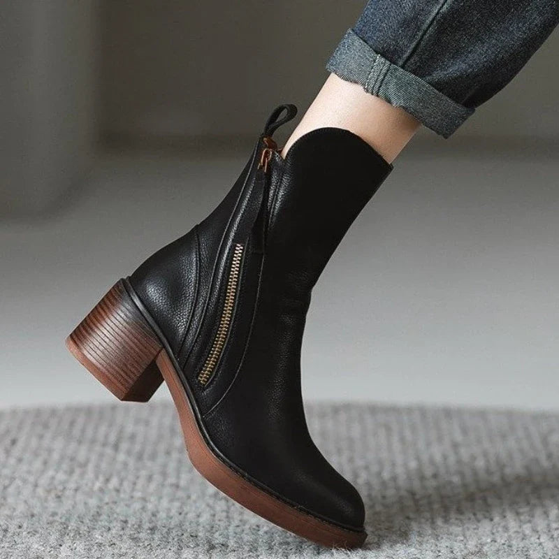 Women's Boots for Fall Heeled Ankle Leather in Black