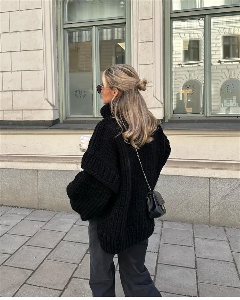 Women's Chunky Knit Sweater for Winter Layering (7)