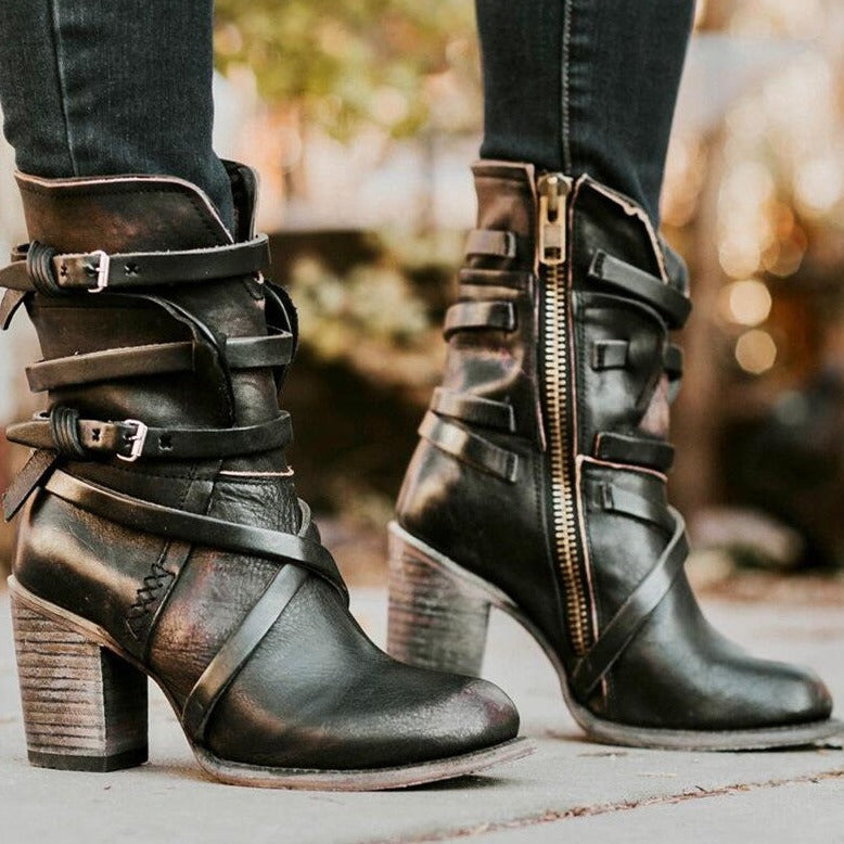 Women's Fall Boots in Soft Leather in Black