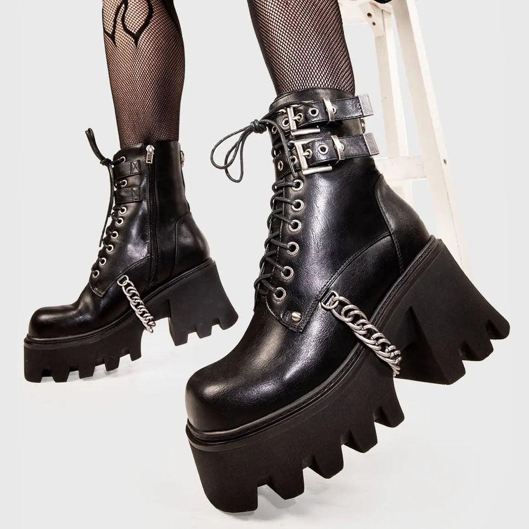Women's Fall Boots with Chunky Black Platform (4)