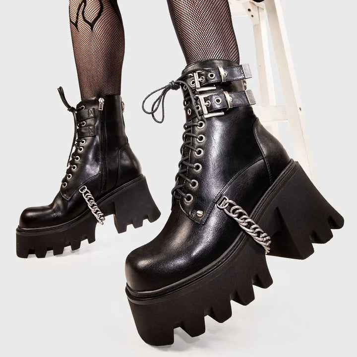 Women's Fall Boots with Chunky Black Platform (4)